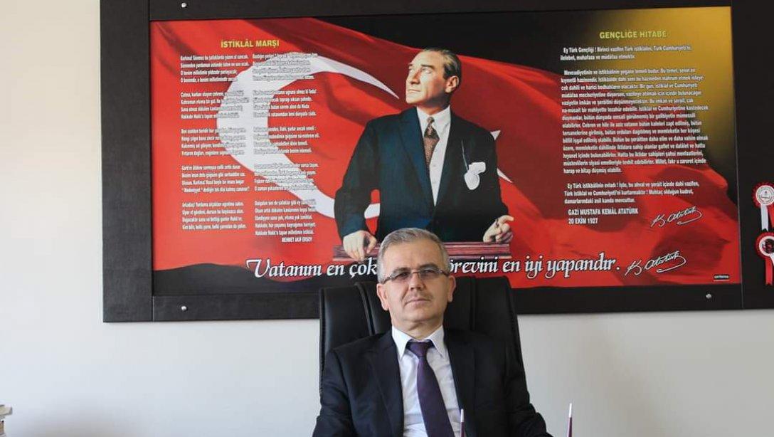 İlçe Milli Egitim Müdürümüz Mehmet ŞENTÜRK'ün Cumhuriyetimizin 98.yılı kutlama mesajı