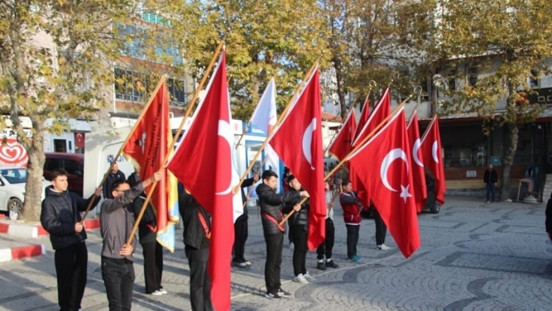 CUMHURİYETİMİZİN KURUCUSU GAZİ MUSTAFA KEMAL ATATÜRK'Ü SAYGIYLA ANIYORUZ